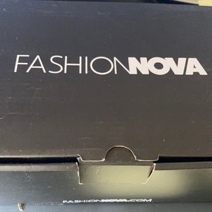 Fashion Nova Clear sandals *brand New*